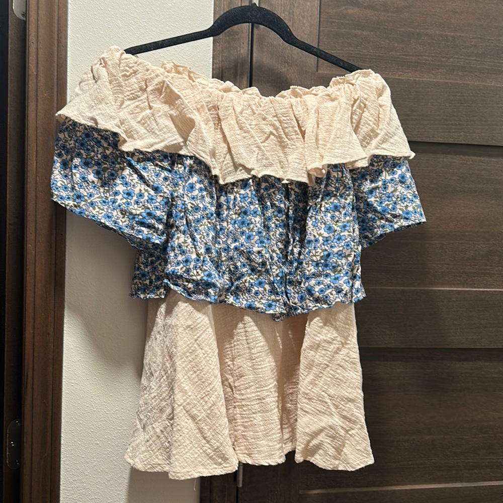 Easel Medium Off the Shoulder Top - Never Worn